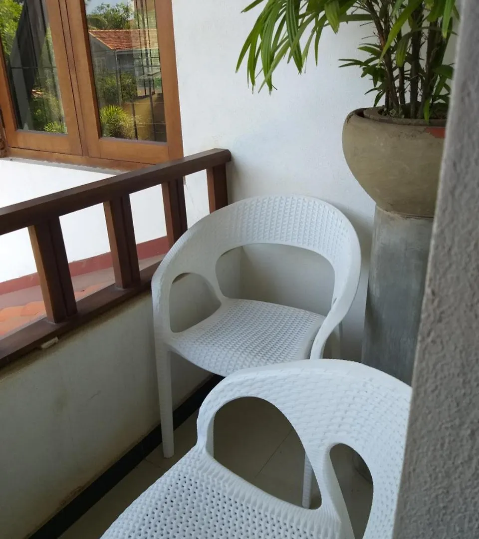 Bed & Breakfast Cosy Nest Home Stay Negombo